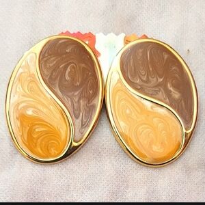 Pretty Vintage Stick In Post Earrings! In Excellent Condition!